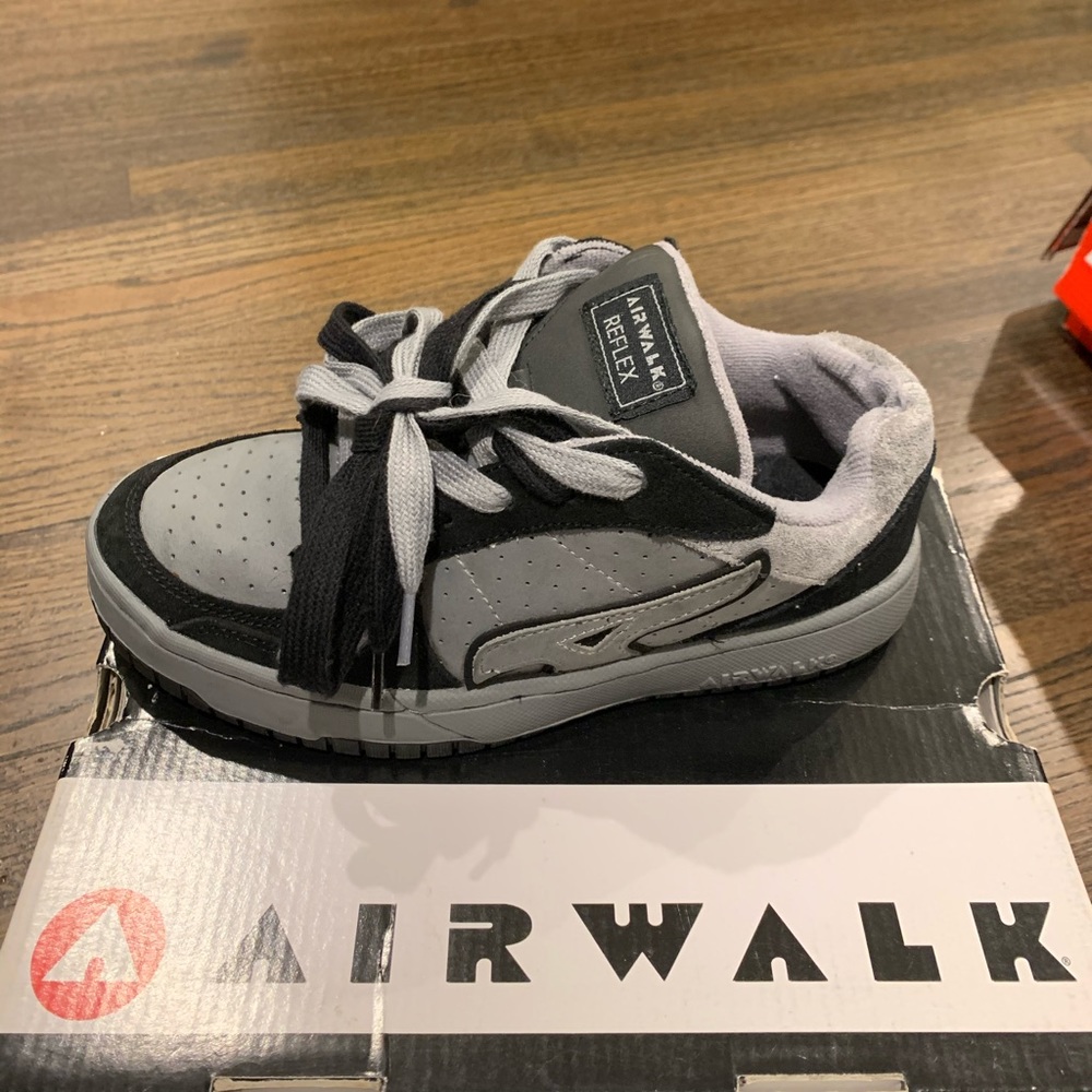 Airwalk sneakers
